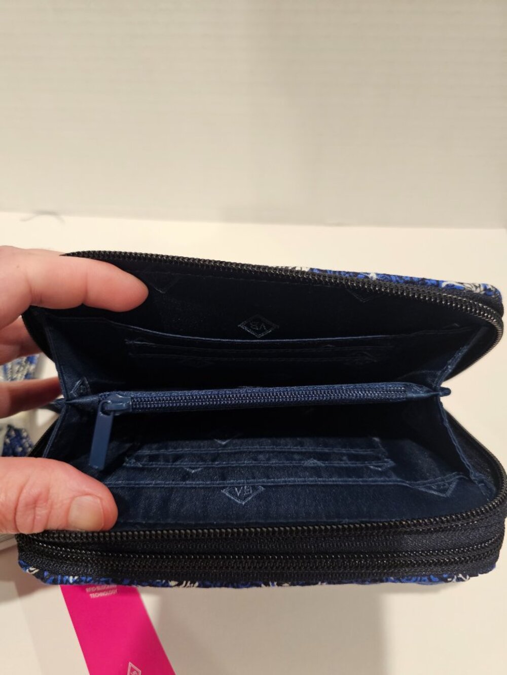 Vera Bradley Iconic RFID All in One Crossbody Seahorse of Course Wallet Wristlet - Picture 7 of 11